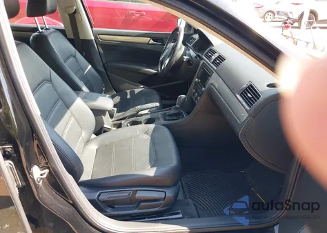 2015 Volkswagen Passat S from USA, damaged, VIN 1VWAS7A37FC079638